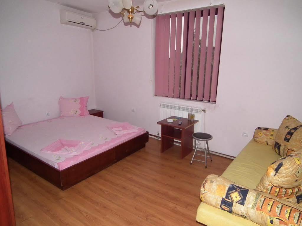 Guest House Bedrock Belogradtschik Exterior foto